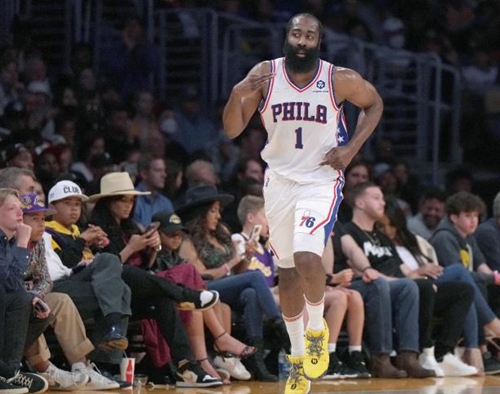 不仅因为他 不仅因为他